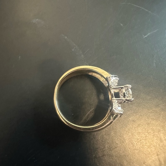 18KT Yellow Gold Diamond Engagement Ring - Picture 7 of 11